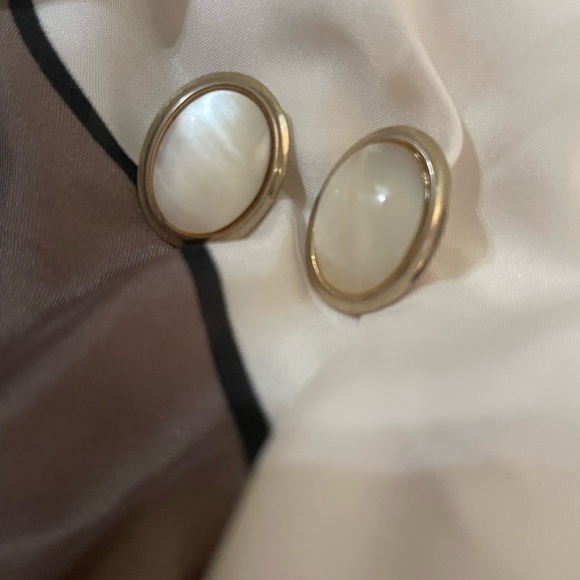 Elegant stainless steel and Cream Earrings - Picture 2 of 5